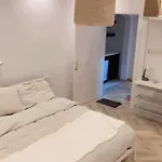 شقة العقيق